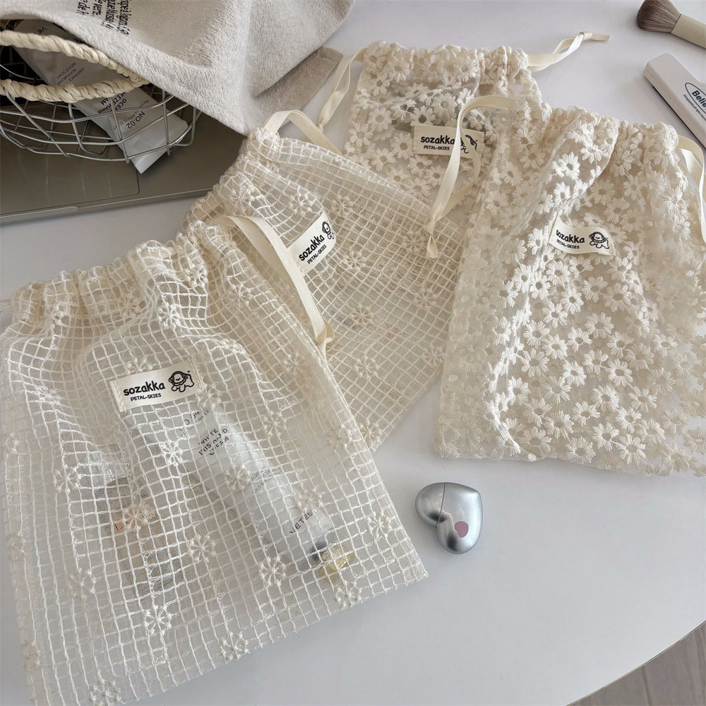 Sock Organizer Tray - 레이스 자수 데이지 메쉬 드로스트링 메이크업